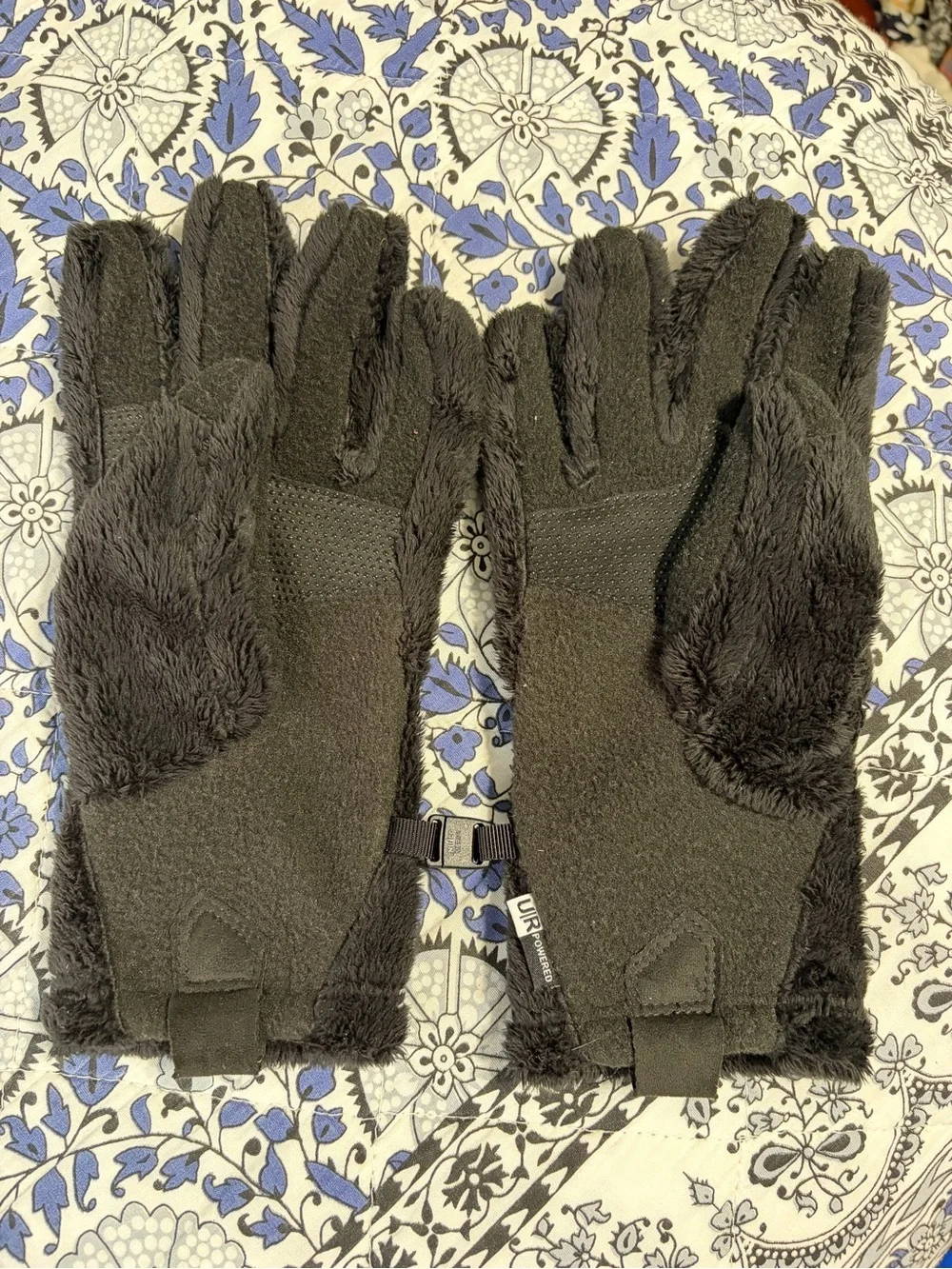 The North Face Black and Blue Fleece Five-Finger Gloves